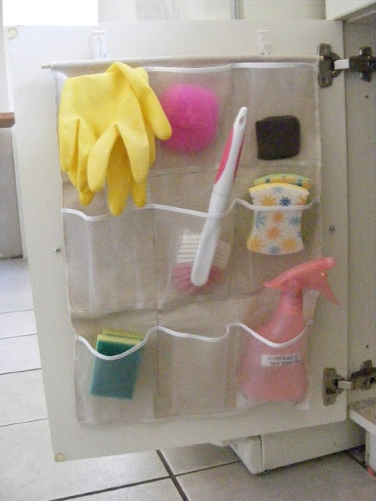  Organizar o material de limpeza na cozinha blog Detalhes Magicos